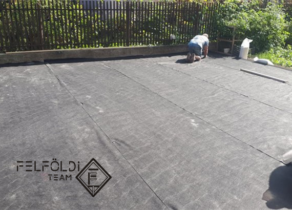 Műfű telepítés közben 6